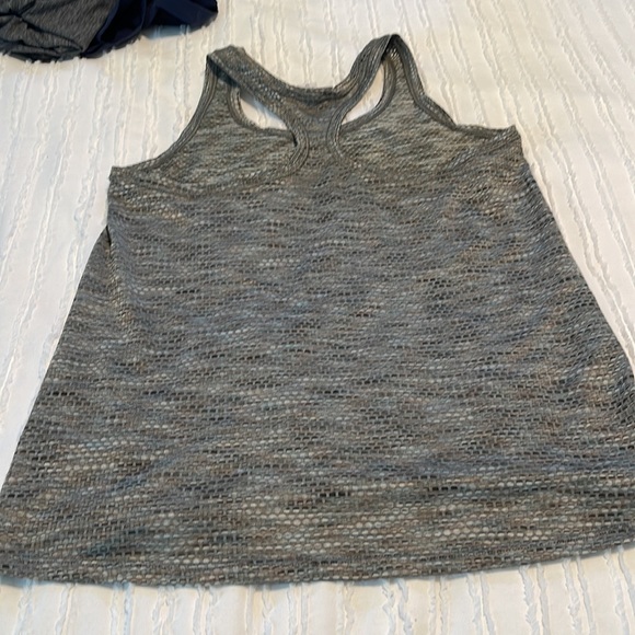 EUC Athleta Ultimate Scoop Tank - XS - Picture 8 of 9